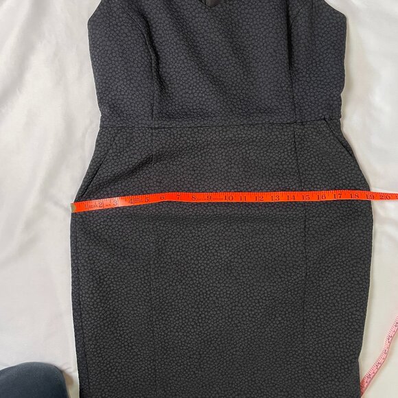 Forever 21 Pebble Texture Sheath Dress Black Sleeveless V Neck Size M - Picture 8 of 11